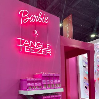 Custom Neon® tradeshow backdrop sign for the tangleteezer.com @barbie booth at @ibslasvegas by @blueskyexhibits