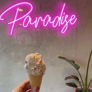 Pink Paradise Custom Neon® sign @paradiseparlouricecream