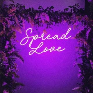 Spread Love light sign by Custom Neon®