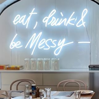 Eat Drink & Be Messy Custom Neon® Italian restaurant sign @justinlaneest