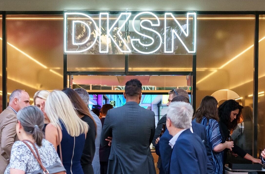 Custom Neon™ storefront sign @dksn