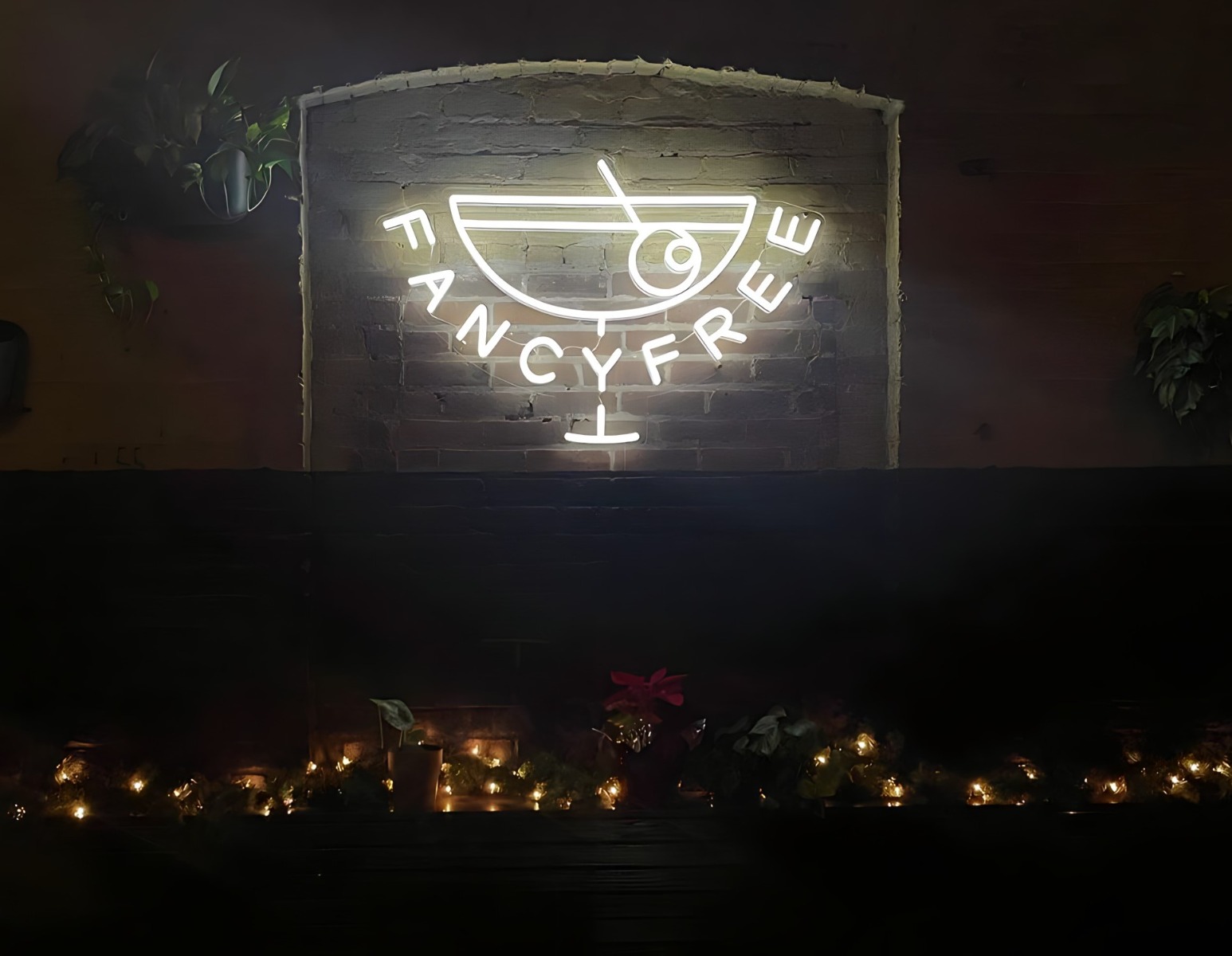 Custom Neon® pub sign for Brooklyn's @fancyfreebk