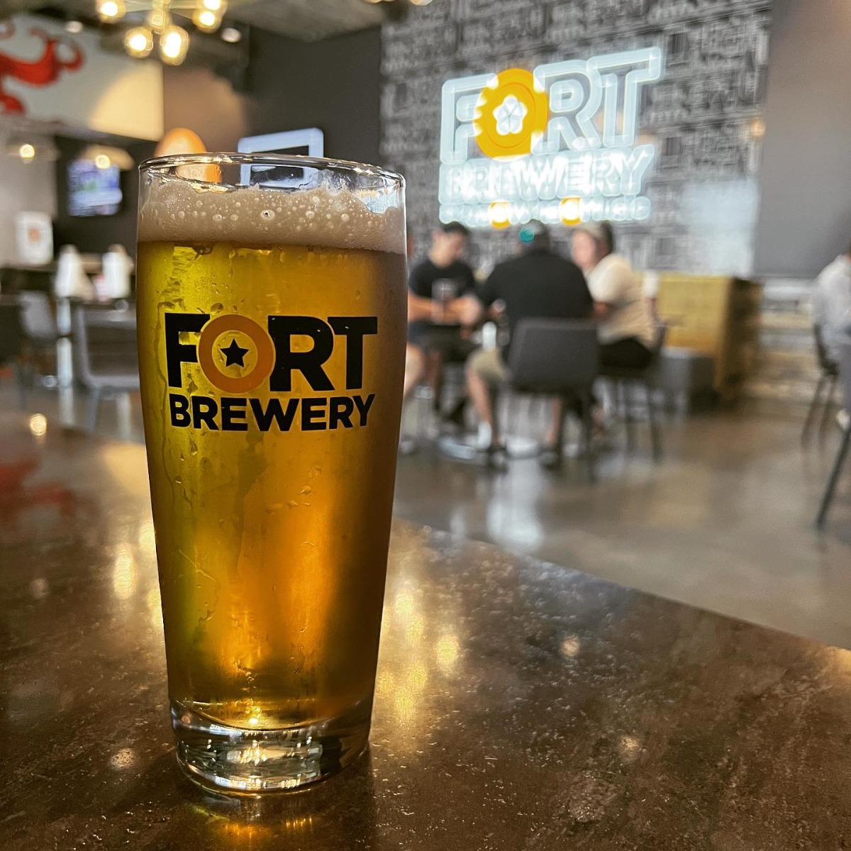 Custom Neon® white and yellow logo @fortbrewery photo @d.f.doublebrew_