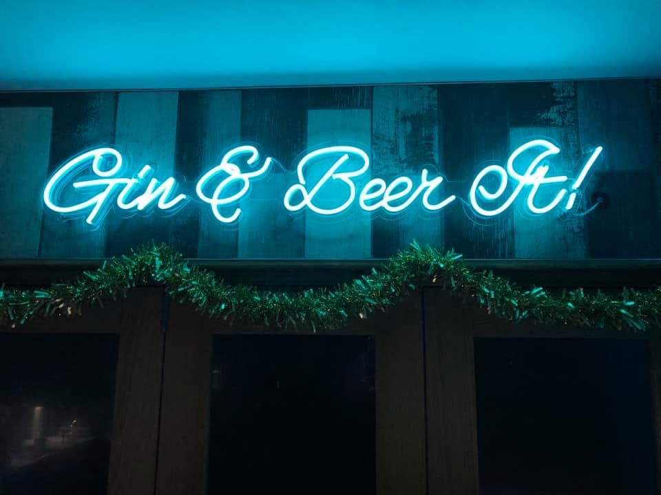 Custom Neon® ice blue Gin & Beer It sign