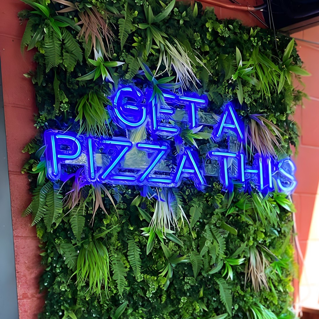 Custom Neon® outdoor pizzeria light sign for @maxwellspizza