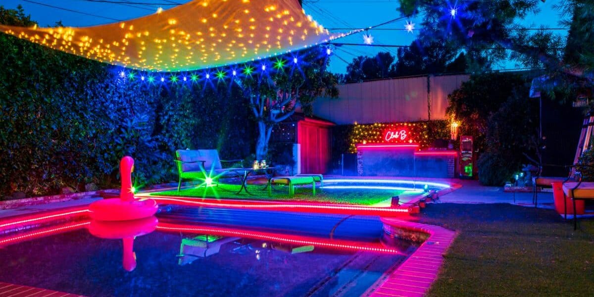 Neon pool @peerspace