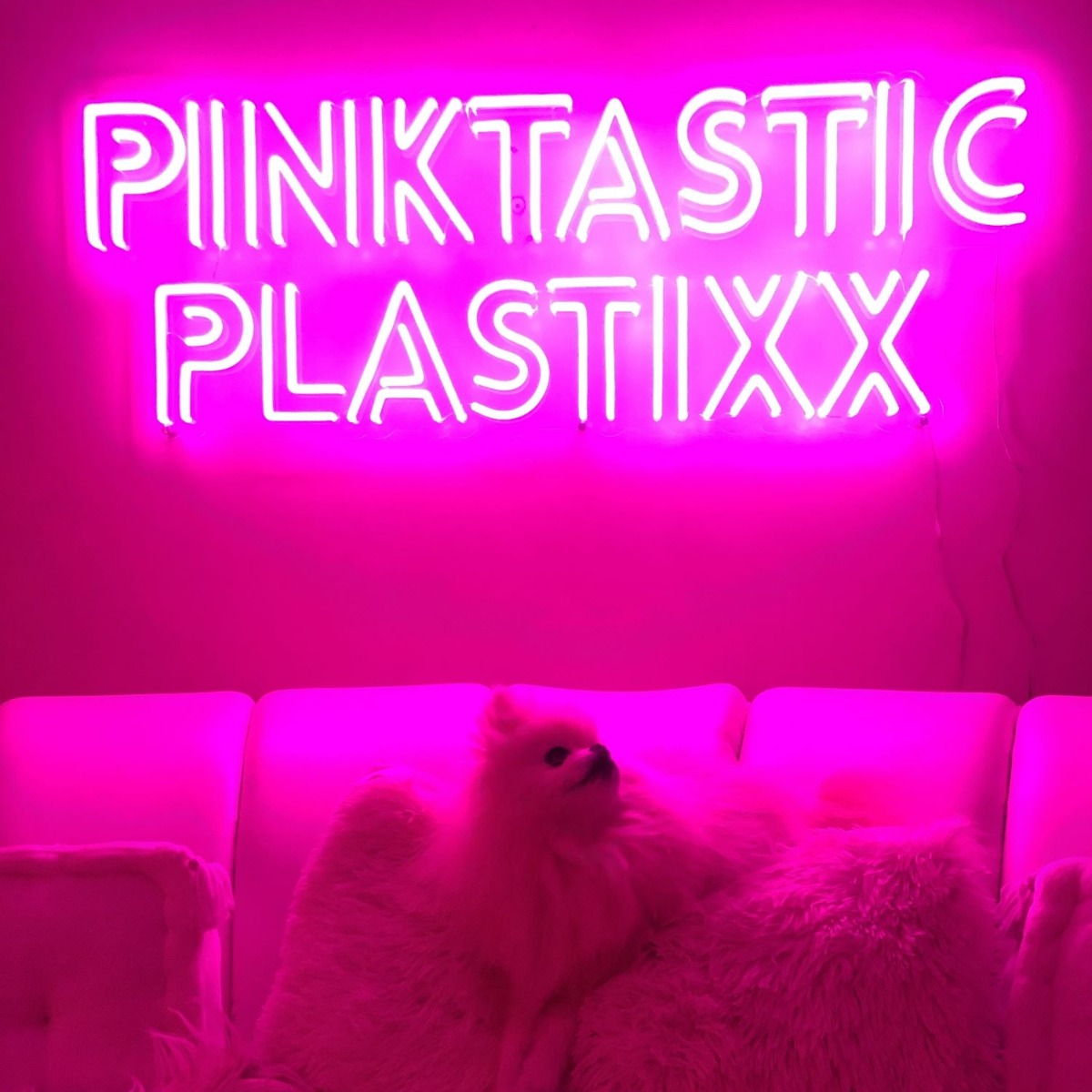 Hot pink Custom Neon® bedroom sign @pinktasticplastixx @kittenkaysera