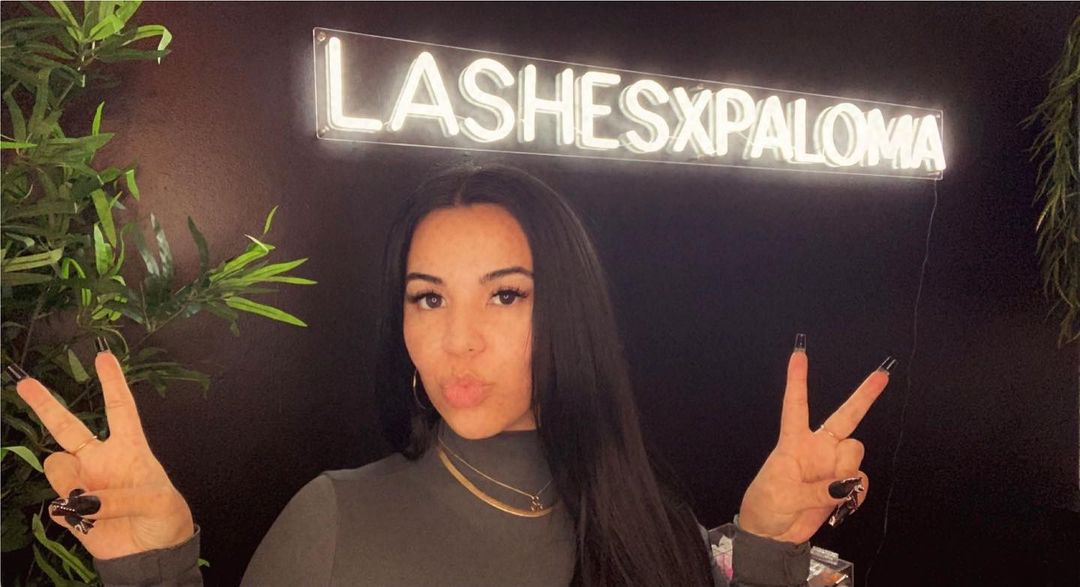 Custom Neon® white lash bar sign @lashesxpaloma